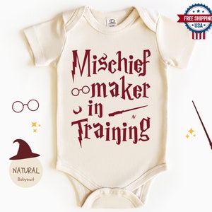 Baby-Zauberer Onesies®, Mischief Maker In Training Onesies®, Neugeborenen-Bodys, natürliche Kinder, niedliches Kleinkind-Shirt, lustige Baby-Dusche-Geschenke