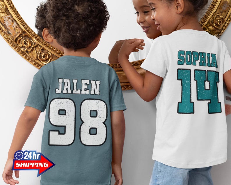 Onesies de football de Philadelphie personnalisés, t-shirt pour bébé personnalisé pour le jour du match, style rétro des années 80 Champion de Philadelphie, cadeaux de baby shower de football mignons image 6