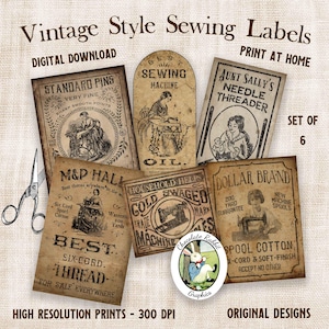 Può includere: Una collezione di sei etichette da cucito in stile vintage con illustrazioni e testo. Le etichette presentano disegni per filo, aghi e macchine da cucire. Stampate su carta invecchiata con un aspetto invecchiato. Il testo include "Download digitale" e "Stampa a casa".