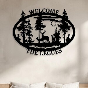 Arte murale in metallo con famiglia di cervi personalizzata • Cartello in acciaio con nome di famiglia personalizzato • Decorazione murale con foresta • Decorazione murale con caccia • Regalo per cacciatore