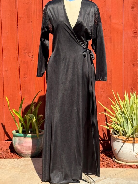 Bewitching black Diane von Furstenberg robe. 100%… - image 1