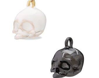 3D Gothic Skull Charm – Black or White Zinc Alloy Pendant (9x6.5mm)
