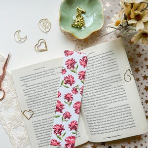 Chrysanthemum Flower Bookmark- Without Tassel, Book Lover Gift for Her, Bookworm Gift, Stationery lover, Pretty Floral bookmark stationery