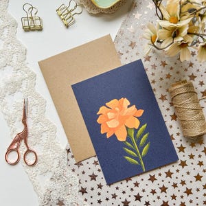 Tarjeta de felicitación de Marigold con sobre de papel kraft marrón (en blanco por dentro)