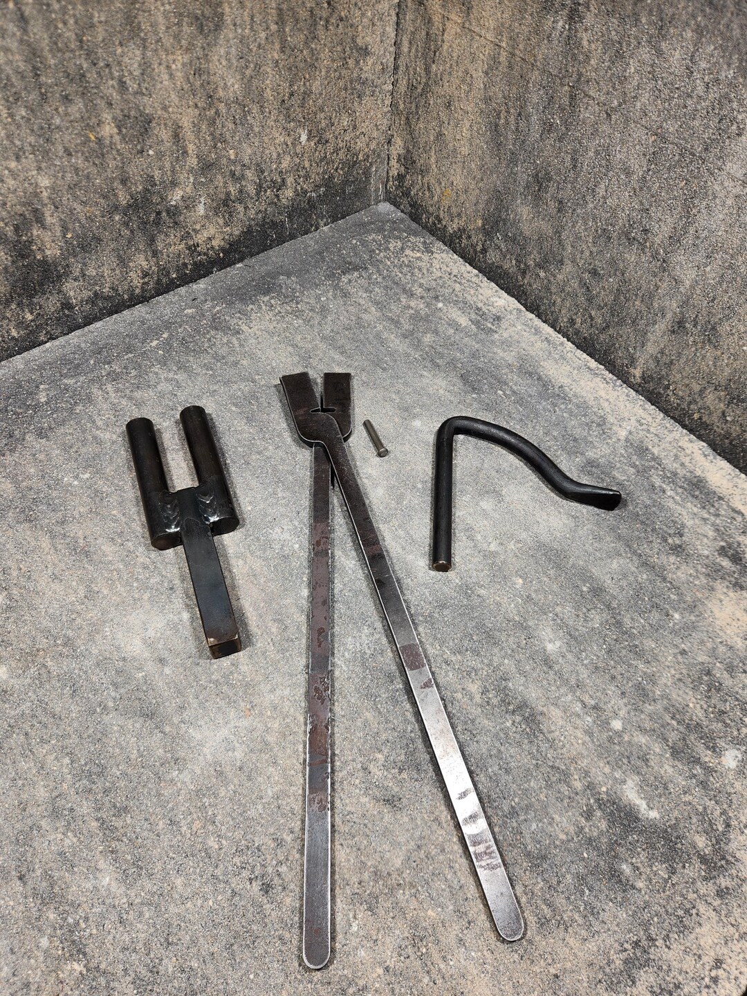Blacksmith Beginners Forge Tool Set. Bending Fork, DIY Tongs With Rivet ...