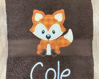 Baby fox towel, fox bathroom décor, kid's woodland creatures towel, towel for kids, personalized towel, animal bath towel, fox bath towel