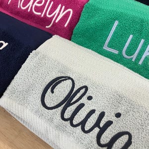 Personalized bath towel, embroidered towel, monogrammed bath towel, bathroom decor, towel with name