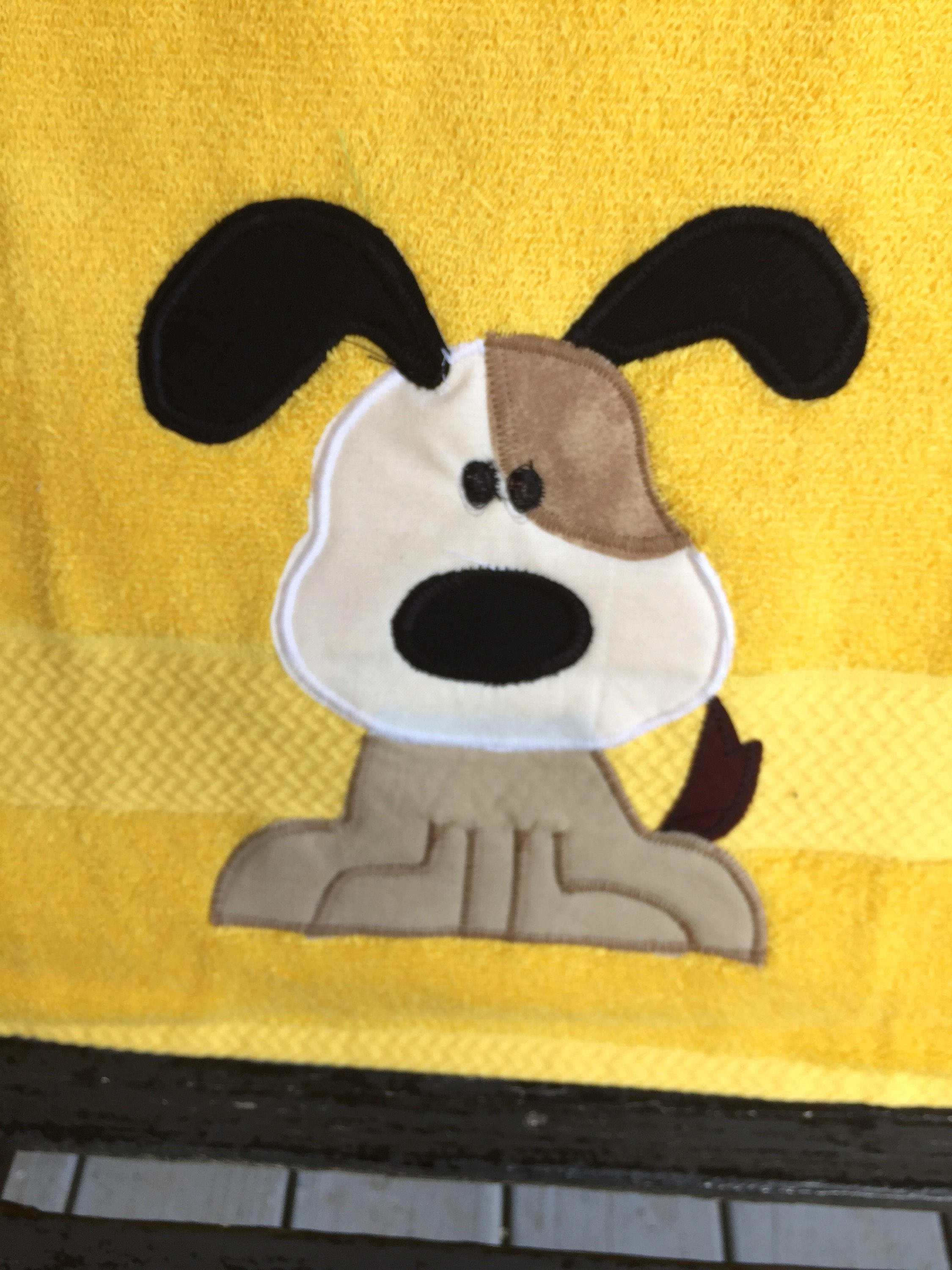 Toalla de perro amarillo decoración del baño del cachorro | Etsy