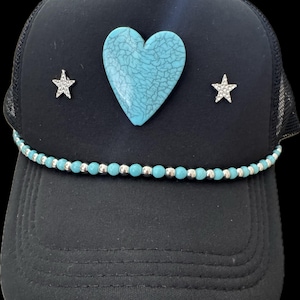 Trucker hat with turquoise