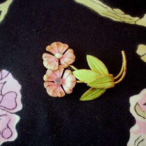 Vintage flower-shaped brooch