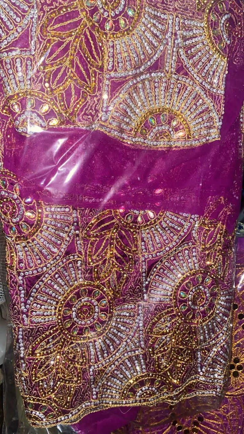 Nigerianisches Meerjungfrauenkleid aus Spitze: Asoebi-Hochzeitsstil Bild 6