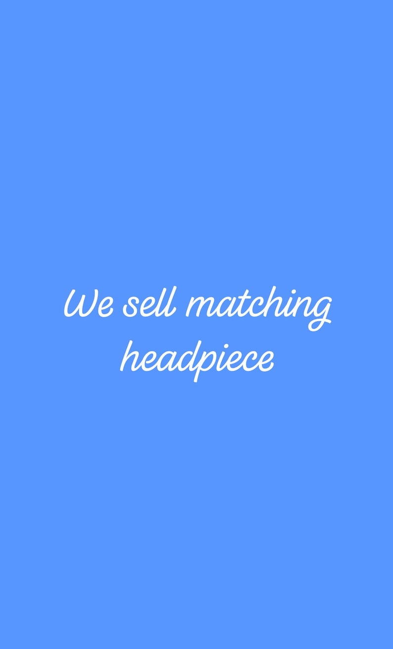 K&ouml;nnte beinhalten: Ein blauer Hintergrund mit wei&szlig;em Text, der "We sell matching headpiece" lautet.