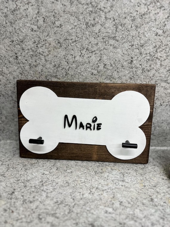 3D Wooden Dog Leash Holder – Personalized Pet Sign – Paw Name Holder for Entryway or Mudroom Décor