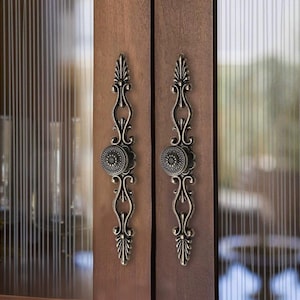 Maniglia per mobile di lusso in bronzo vintage, pomello per cassetto intagliato in stile europeo, pomelli per ante di armadio antichi e rustici, pomello per pensile da cucina