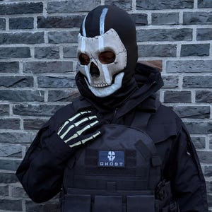 The Ghost Set - Cosplay Gear for Airsoft | Tactical Vest with 8 Removable Pouches & Skeleton Gloves | Warzone Ghost Operator Equipment