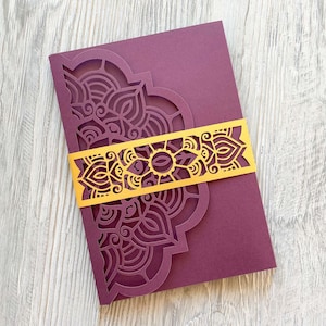 Modelo de convite de casamento svg indiano com ornamentos de mandala paisley, envelope hindu tríptico Cricut, camafeu de papel cortado a laser svg dxf ai cdr