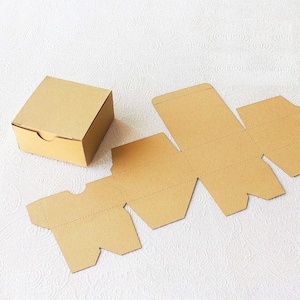 Plantilla SVG de cartón para caja de regalo plana Cricut, caja para pastelería, caja para repostería, caja cuadrada cortada con láser, caja de regalo, caja Papercut Cameo (PDF, DXF, AI, CDR)