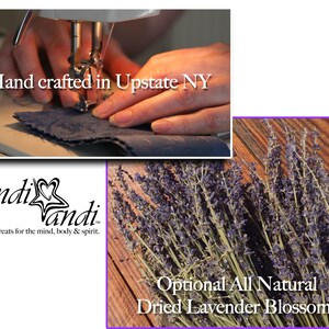 K&ouml;nnte beinhalten: Handgefertigt in Upstate NY, ein lila Lavendels&auml;ckchen mit dem Text "candi vandi...textile treats for the mind, body & spirit." und "Optional All Natural Dried Lavender Blossoms".