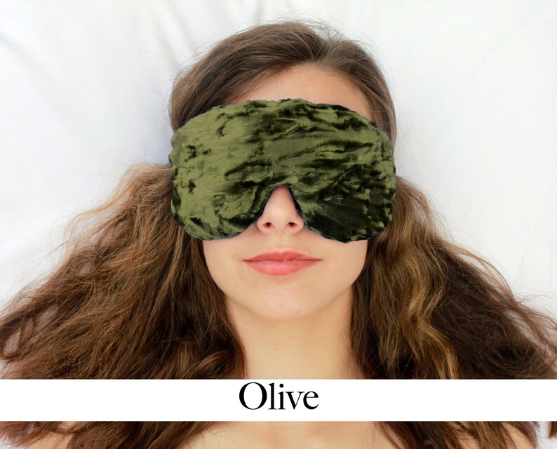 Handgefertigte Opulence Blackout Schlaf Augenmaske | Leichte Füllwatte | Lavendel Duft Option | Luxuriöser Crushed Samt: Schwarz Olive