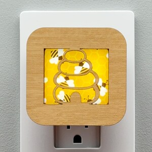 Beehive Night Light, Cute Honey Bee Hive Lamp Home Decor, Bumble Bee Decorative Lighting, Whimsical Home Accent, Gift for Bee Keeper