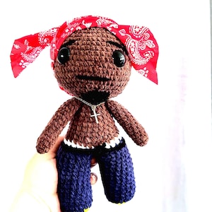 Tupac Crochet Doll – Hip Hop Rap Icon Plush Toy | Handmade 2Pac Amigurumi Figure | Unique Gift for Music Fans & Collectors