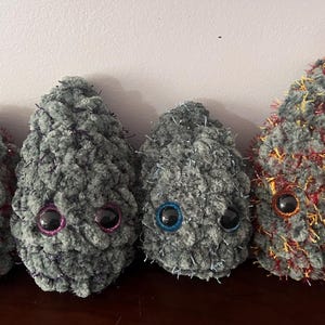 Bourgeons de nouglas uniques | Objets de collection au crochet faits main | Art amigurumi coloré