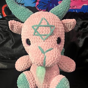 Handmade Crochet Baphomet Plush – Adorable Gothic Decor, Occult Collectible Gift, Spooky Halloween Plushie, Soft & Unique Demon Goat Doll