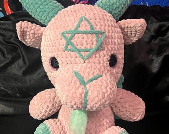 Handmade Crochet Baphomet Plush – Adorable Gothic Decor, Occult Collectible Gift, Spooky Halloween Plushie, Soft & Unique Demon Goat Doll