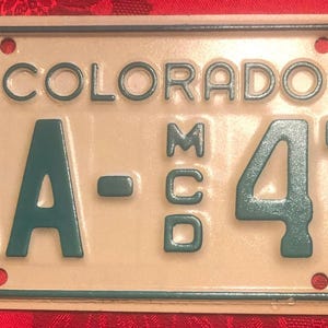 Colorado-motordealernummerplaat 1973 in uitstekende staat