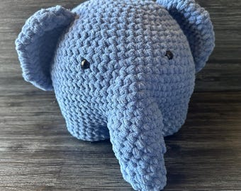 Handgemachter Plüsch Elefant