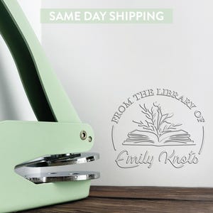 Personalized Green Book Embosser – Custom Ex Libris Stamp for Book Lovers, Librarian Gift, Bookplate Embosser, Library Stamp, Unique Gift