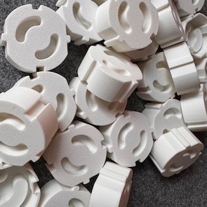 Set di copriprese a prova di bambino da 5/10/20 pezzi | Protezioni per prese in PLA ecocompatibili | Copriprese Schuko tipo F | Sicurezza per bambini in casa e nella cameretta