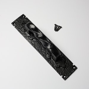 Door Pull Handle on Backplate – Tudor Gothic Heritage Cast Iron – Twisted Fleur De Lis, Gate & Door Hardware – Industrial Vintage Style