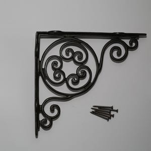 Heavy Duty Shelf Bracket – Cast Iron Traditional Jubilee Scroll Design – Decorative Wall mounted Storage – Shelving Support – Vintage Rustic