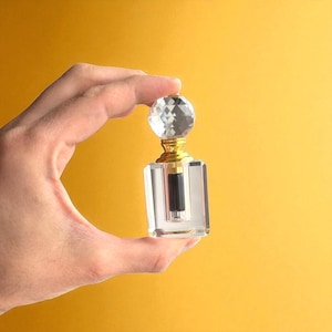 La meilleure huile de oud vietnamienne (100 % d&#39;huile essentielle de qualité supérieure pure de bois d&#39;agar Aquilaria Crassna)