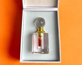 Pure Amber Oil – Natural Perfume Oil | Handmade Aromatic Blend | Warm & Earthy Fragrance | Unisex grounding scent
