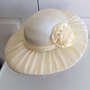 80s White/Cream Satiny Fabric /Netting Women Hat Extra Small 20 5/8 inches Nathalie Vintage