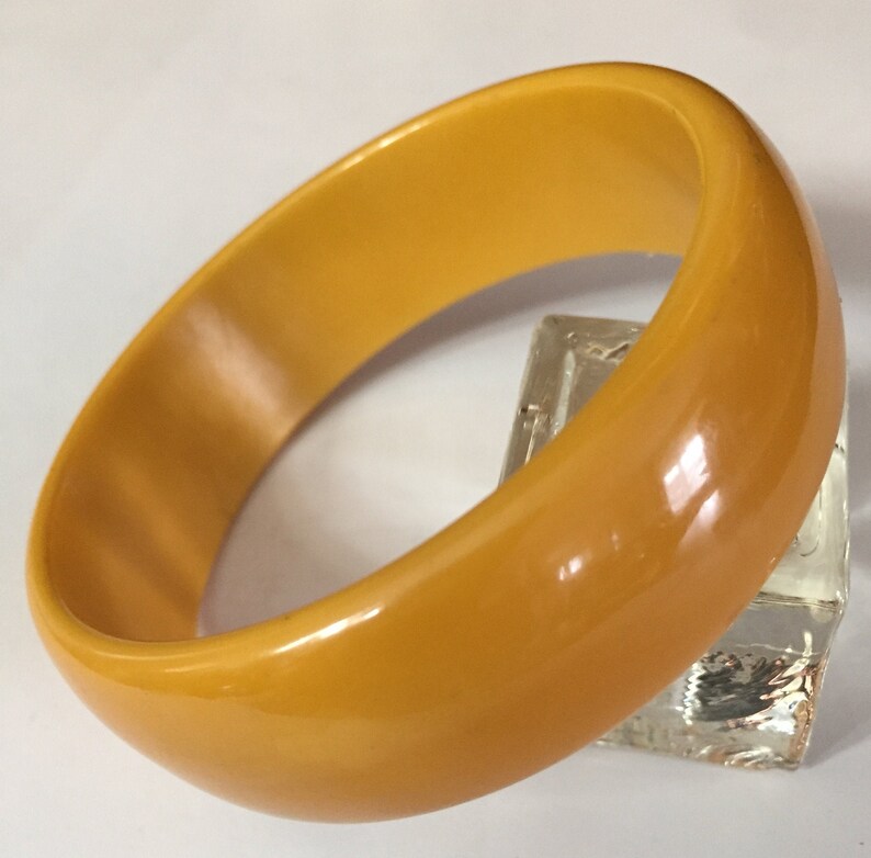 50s Solid yellow genuine bakelite Bangle Bracelet