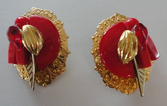 60s Red Lucite/Goldtone Bold Clip /Earrings - image 2