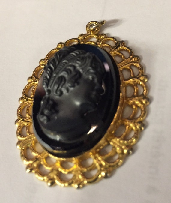 60s Black Glass Cameo/Goldtone Brooch/Pendant Lad… - image 3