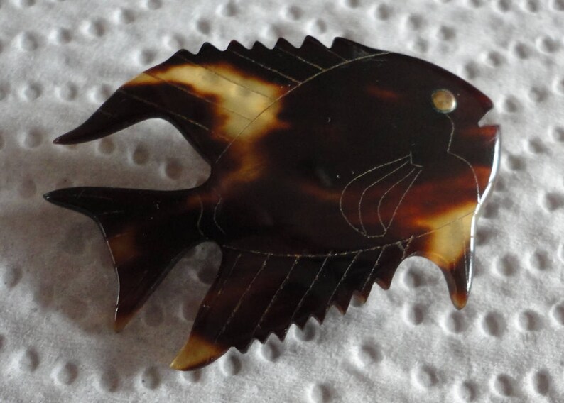 70s Lucite Faux Tortoise Fish Brooche Vintage