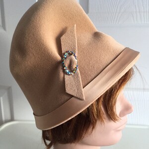 60s Light Brown Felt Cloche Women Hat Med 22 inches 60s Vintage