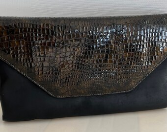70s Black Mate Finish/ Faux Snakeskin Leather Clutch Purse Naturalizer Vintage