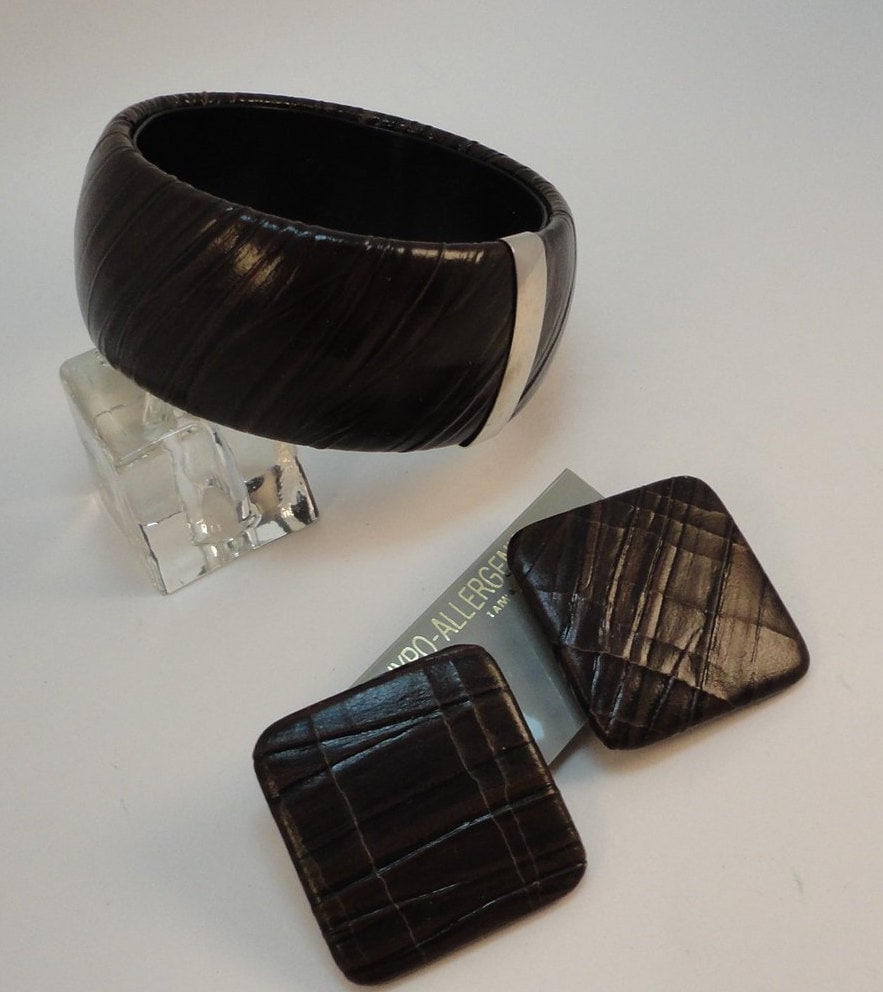 80s Dark Brown Leather Covered Wide Bangle Bracelet/square