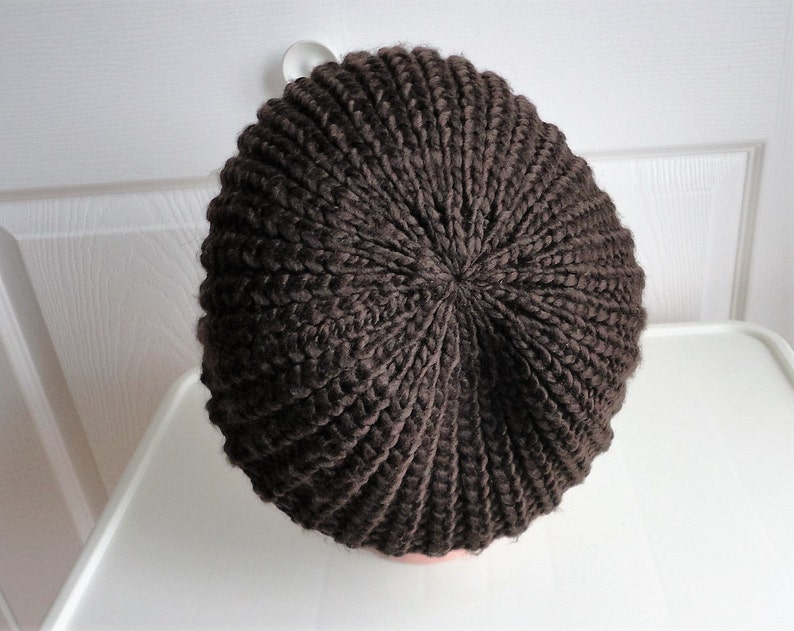 90s Dark brown acrylic slouchy beret women hat One size Made in China