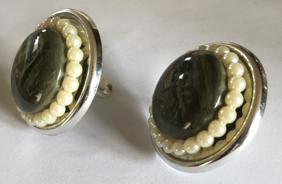 60s Grey swirl Lucite  button/faux pearls clip ea… - image 2