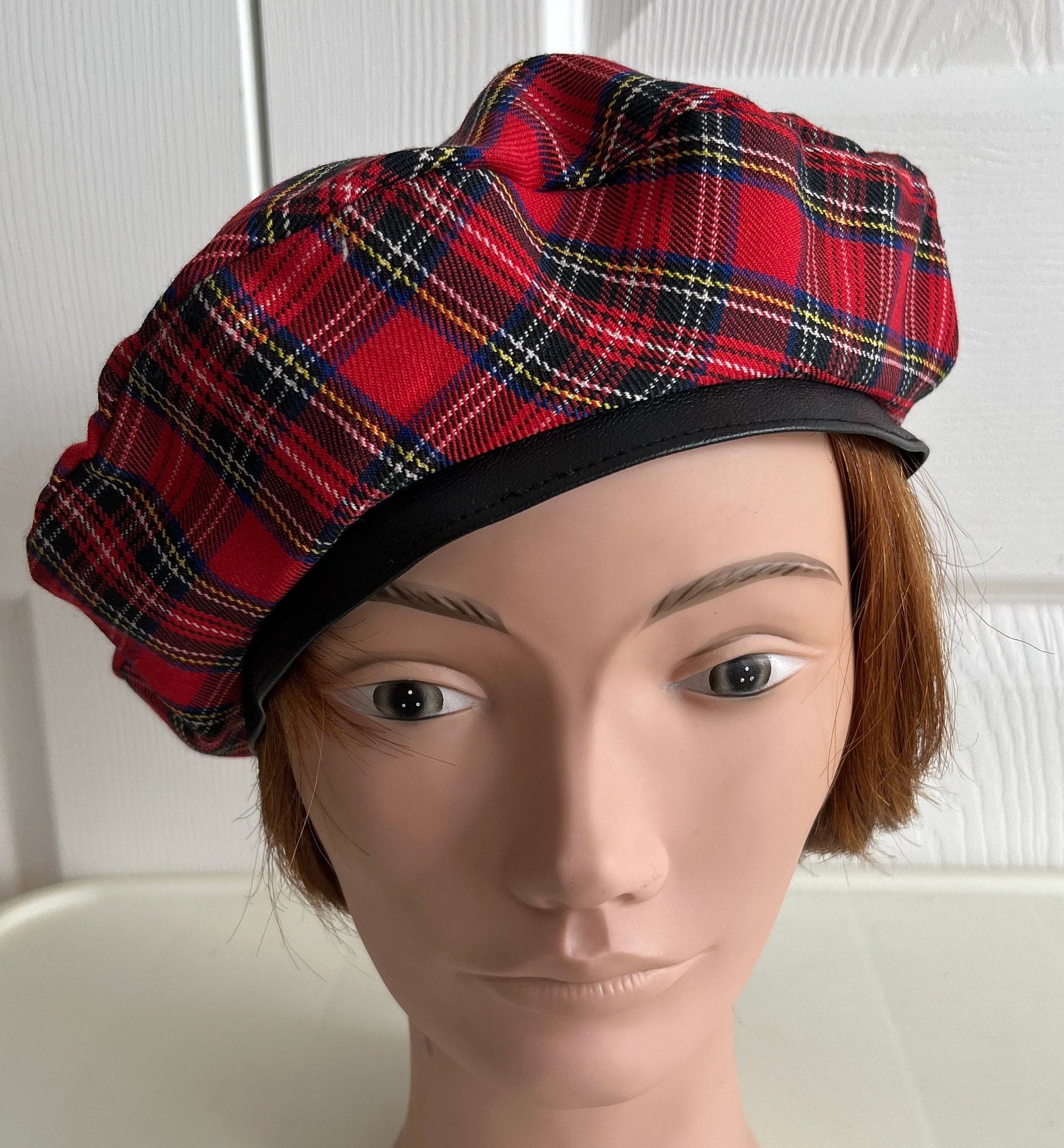 80s Red Plaid Polyester Blend Beret Unisex Hat Medium 10 1/2