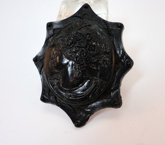 30s Black celluloid cameo brooch vintage - image 1