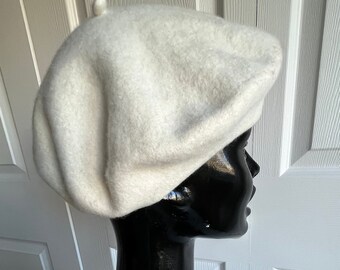 80s White Wool Beret Women Hat 9.75 inches Extra Small Beatnik Look Vintage