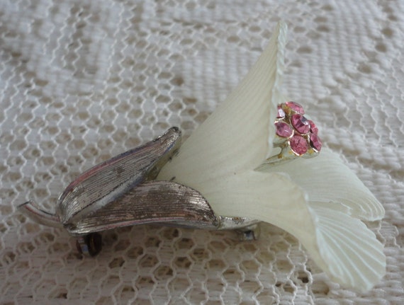 50s Pink Rhinestones/White Plastic/Rhodium Plated… - image 5